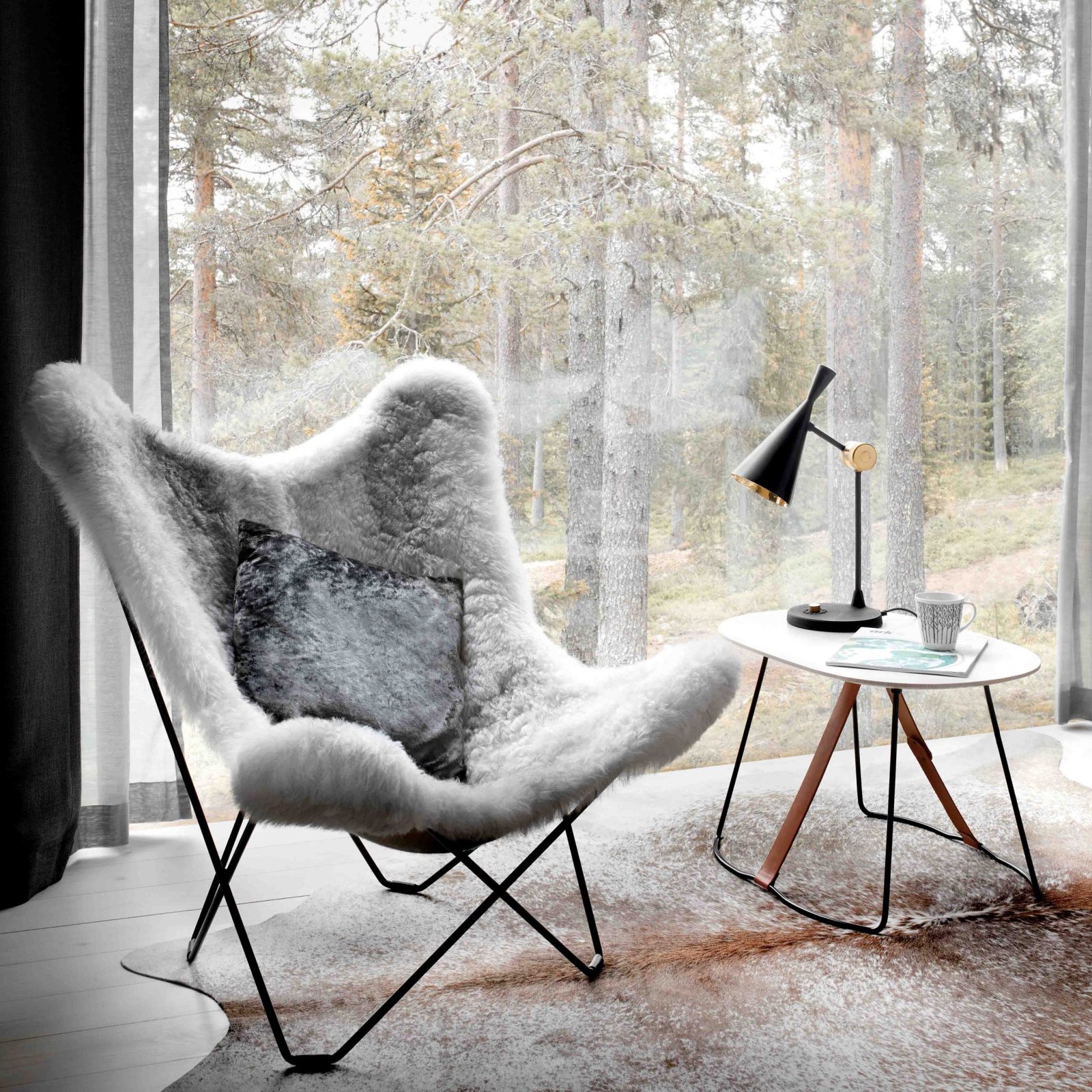 Stylish and elegant suite with forest view in Summer