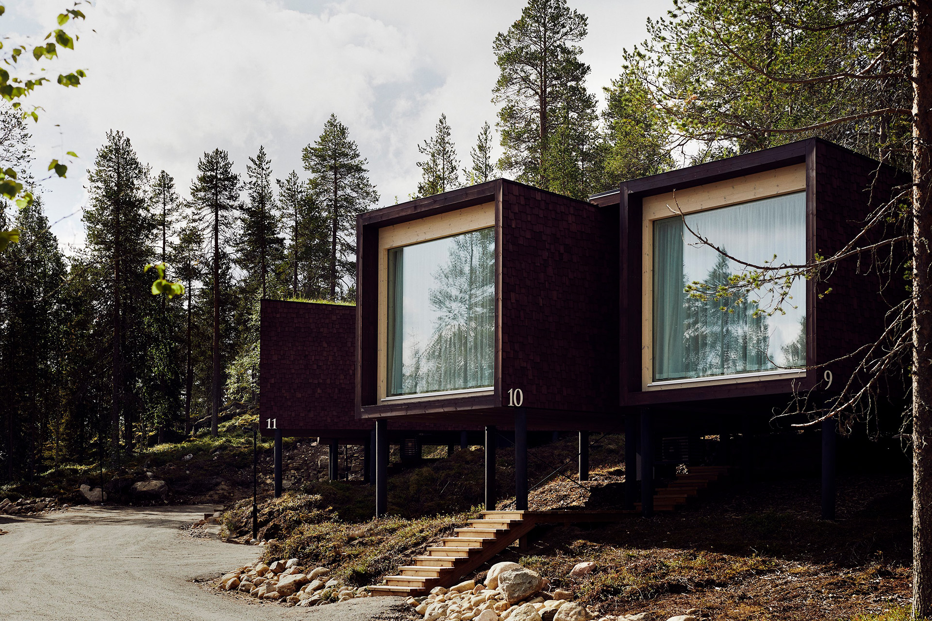 Arctic TreeHouse Suites in summer.
