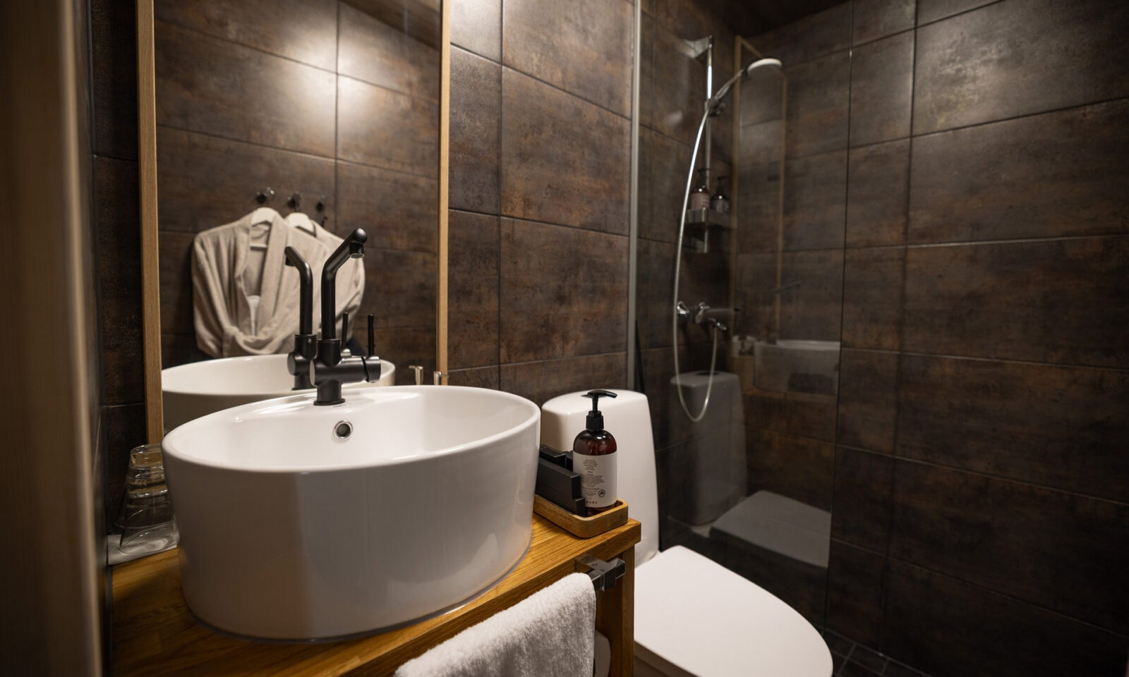 Bathroom of the Arctic GlassHouse. | Arctic TreeHouse Hotel.