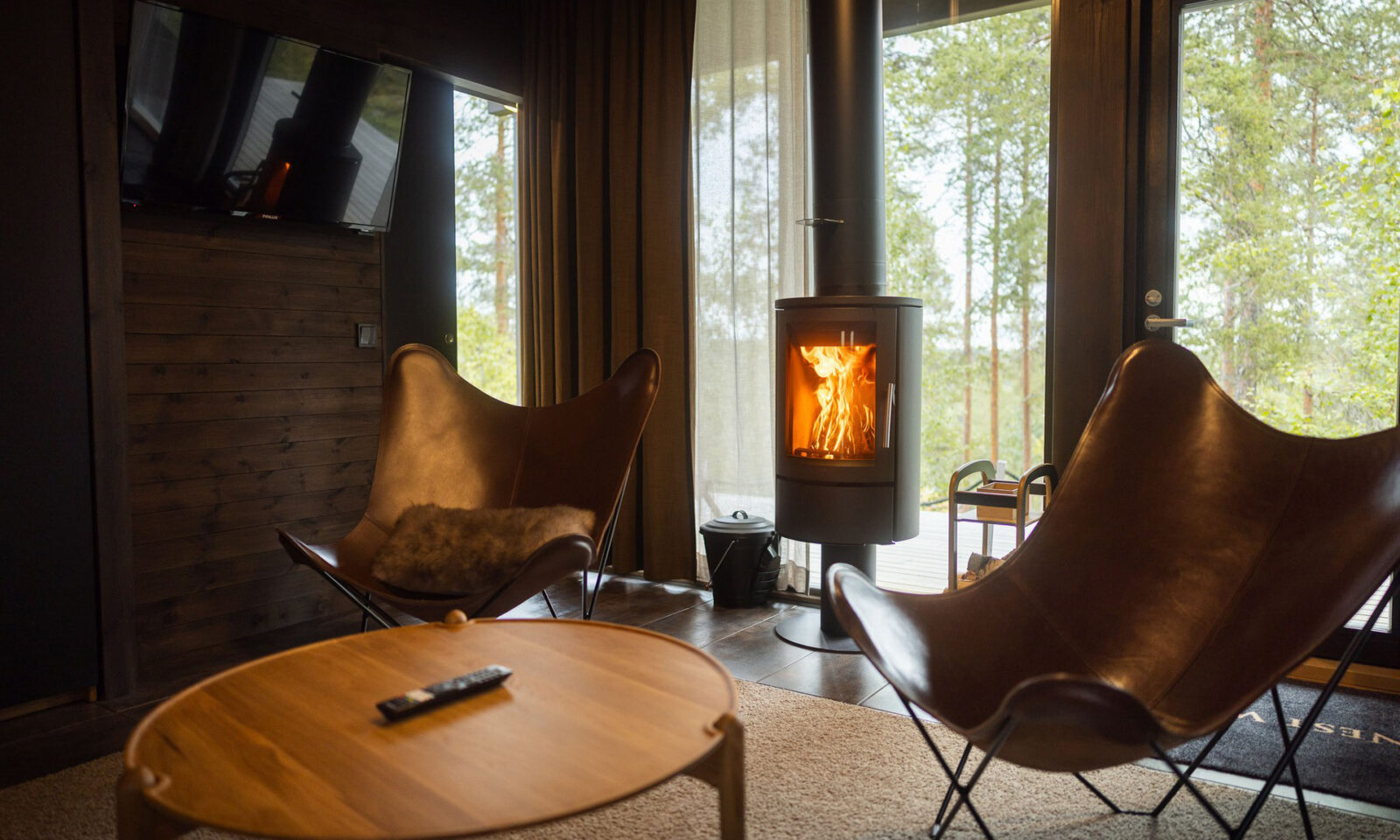 Lounge area of the Arctic GlassHouse. | Arctic TreeHouse Hotel
